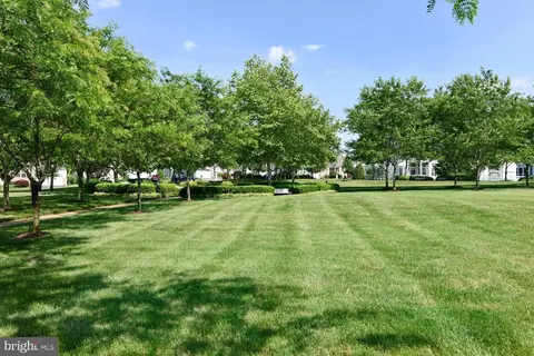 Exterior - 12840 Dunbarton Dr, Bristow, VA 20136 photo 7 of 7