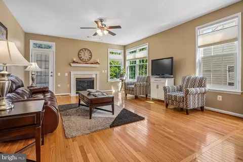 Living - 12840 Dunbarton Dr, Bristow, VA 20136 photo 1 of 2