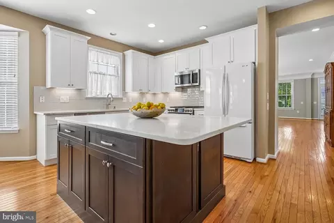 Kitchen - 12840 Dunbarton Dr, Bristow, VA 20136 photo 1 of 9