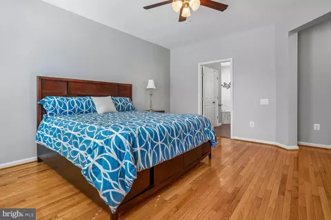 Bedroom - 12840 Dunbarton Dr, Bristow, VA 20136 photo 3 of 10