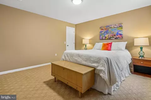 Bedroom - 12840 Dunbarton Dr, Bristow, VA 20136 photo 9 of 10