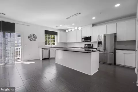 14760 Mason Creek Cir, Woodbridge, VA 22191