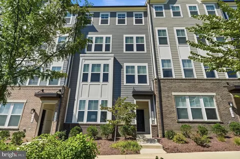 2325 Stephanie Tessa Ln, Woodbridge, VA 22191