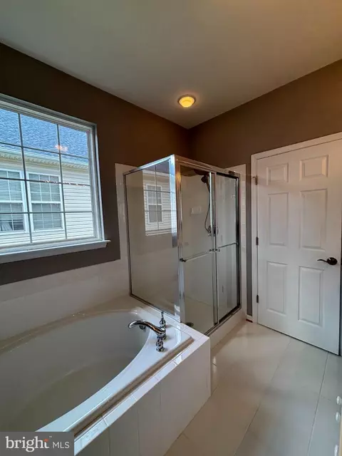 Bath - 4029 Lunar Eclipse Dr, Dumfries, VA 22025 photo 1 of 1