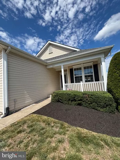 Exterior - 4029 Lunar Eclipse Dr, Dumfries, VA 22025 photo 2 of 5
