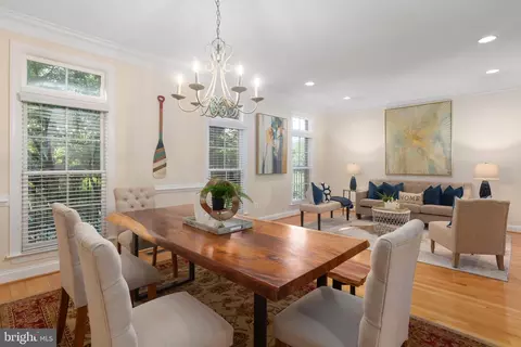 492 Harbor Side St, Woodbridge, VA 22191