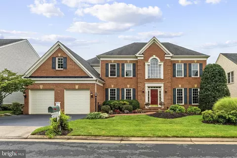 6032 Erinblair Loop, Haymarket, VA 20169