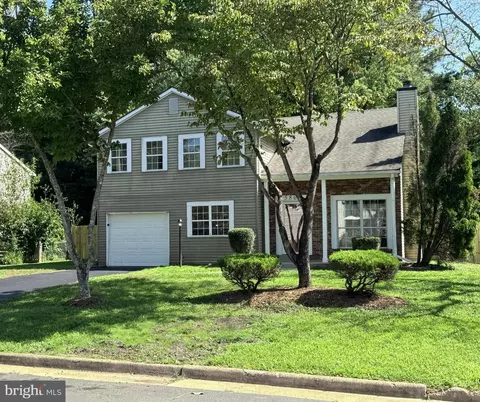 5807 Portland Dr, Woodbridge, VA 22193