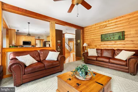 Living - 13107 Bigleaf Maple Ct, Gainesville, VA 20155 photo 2 of 2