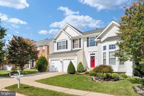 Exterior - 13107 Bigleaf Maple Ct, Gainesville, VA 20155 photo 11 of 14