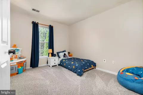 Bedroom - 13107 Bigleaf Maple Ct, Gainesville, VA 20155 photo 4 of 5
