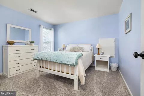 Bedroom - 13107 Bigleaf Maple Ct, Gainesville, VA 20155 photo 5 of 5