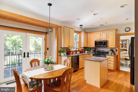 Kitchen - 13107 Bigleaf Maple Ct, Gainesville, VA 20155 photo 2 of 3