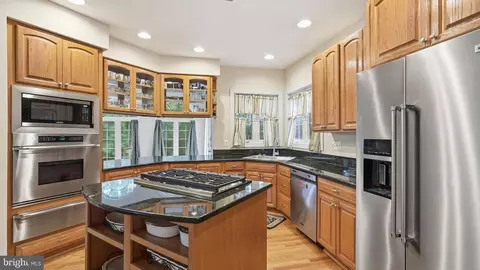 Kitchen - 13301 Dumfries Rd, Manassas, VA 20112 photo 4 of 5