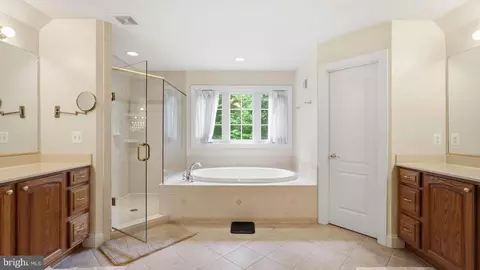 Bath - 13301 Dumfries Rd, Manassas, VA 20112 photo 2 of 5
