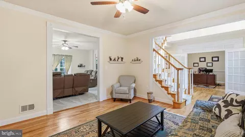 Entry Way - 13301 Dumfries Rd, Manassas, VA 20112 photo 5 of 5