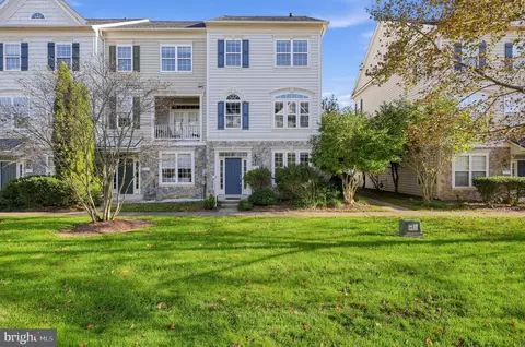 731 Chevington Ct, Woodbridge, VA 22191