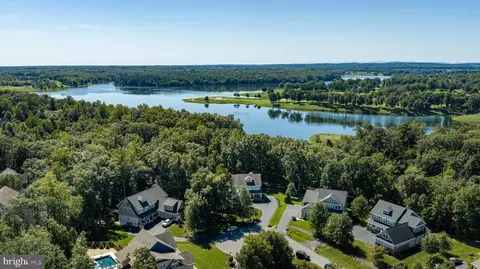 View/Area - 14508 Moss Ledge Ct, Gainesville, VA 20155 photo 2 of 9