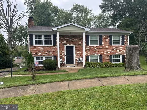 13637 Lynbrook Ct, Woodbridge, VA 22193