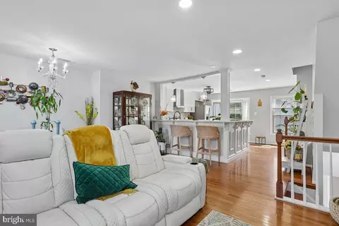 Entry Way - 7424 Emerald Dr, Manassas, VA 20109 photo 3 of 3