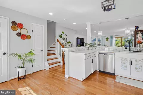 Entry Way - 7424 Emerald Dr, Manassas, VA 20109 photo 2 of 3