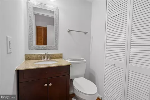 Bath - 7424 Emerald Dr, Manassas, VA 20109 photo 4 of 4