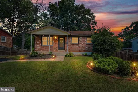 4518 Evansdale Rd, Woodbridge, VA 22193