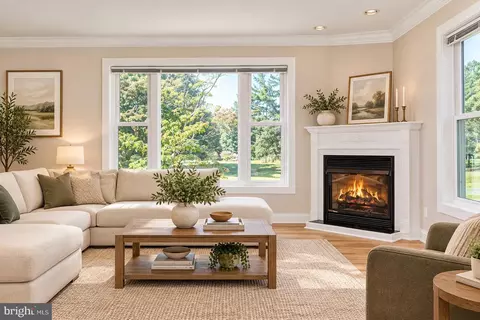 Living - 4703 Angus Dr, Gainesville, VA 20155 photo 4 of 11