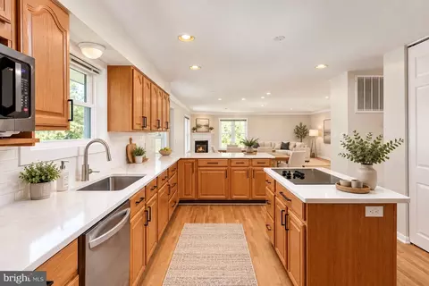 Kitchen - 4703 Angus Dr, Gainesville, VA 20155 photo 1 of 4