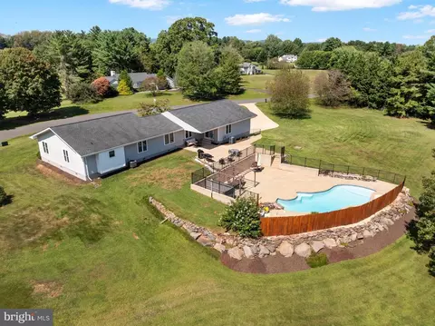 View/Area - 4703 Angus Dr, Gainesville, VA 20155 photo 5 of 8