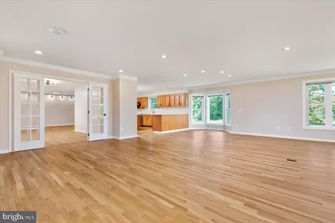 Living - 4703 Angus Dr, Gainesville, VA 20155 photo 7 of 11