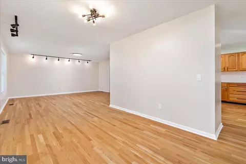 Living - 4703 Angus Dr, Gainesville, VA 20155 photo 9 of 11