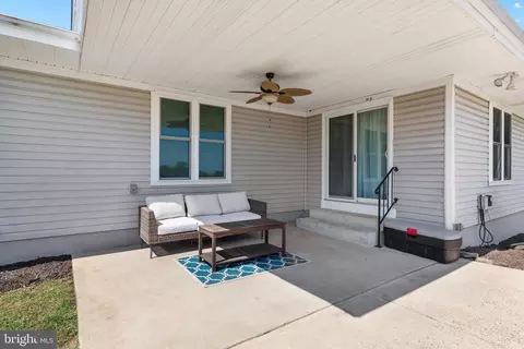 Exterior - 4703 Angus Dr, Gainesville, VA 20155 photo 8 of 12