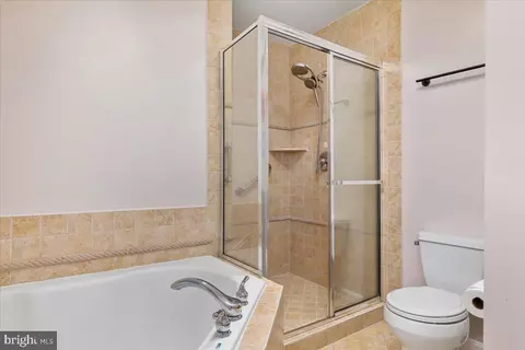 Bath - 4703 Angus Dr, Gainesville, VA 20155 photo 4 of 5