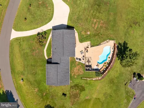 View/Area - 4703 Angus Dr, Gainesville, VA 20155 photo 3 of 8