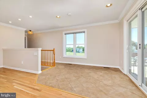 Living - 4703 Angus Dr, Gainesville, VA 20155 photo 11 of 11