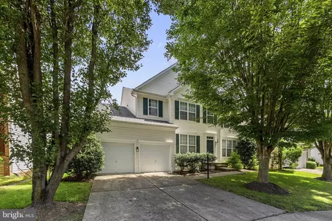 Exterior - 8373 Tenbrook Dr, Gainesville, VA 20156 photo 4 of 7
