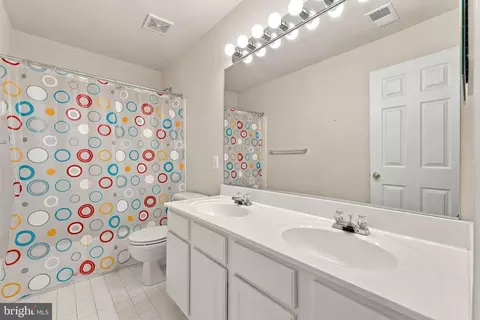Bath - 8373 Tenbrook Dr, Gainesville, VA 20156 photo 1 of 6