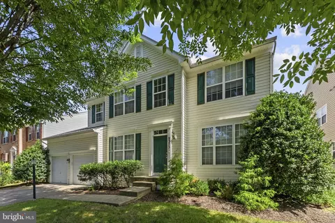 Exterior - 8373 Tenbrook Dr, Gainesville, VA 20156 photo 2 of 7