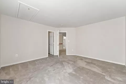 Bedroom - 8373 Tenbrook Dr, Gainesville, VA 20156 photo 4 of 8
