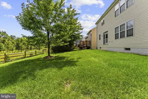 Exterior - 8373 Tenbrook Dr, Gainesville, VA 20156 photo 7 of 7