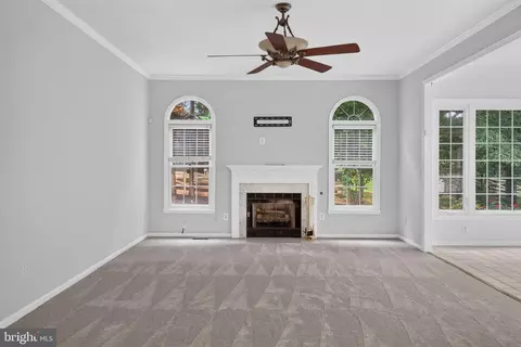 Living - 6367 Etheridge Ln, Manassas, VA 20112 photo 2 of 7