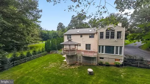 Exterior - 6367 Etheridge Ln, Manassas, VA 20112 photo 10 of 18