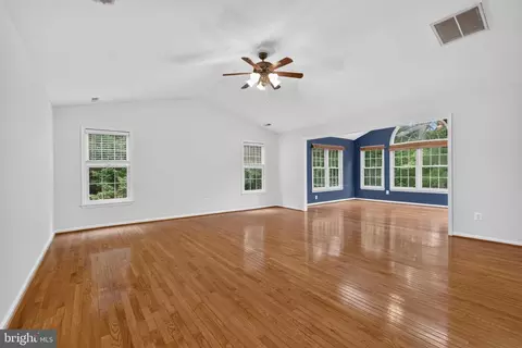 Living - 6367 Etheridge Ln, Manassas, VA 20112 photo 6 of 7