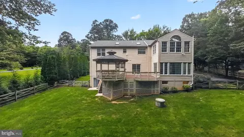 Exterior - 6367 Etheridge Ln, Manassas, VA 20112 photo 9 of 18