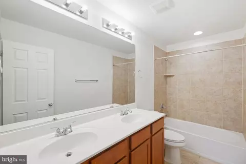 Entry Way - 18213 Jillian Ln, Triangle, VA 22172 photo 3 of 6