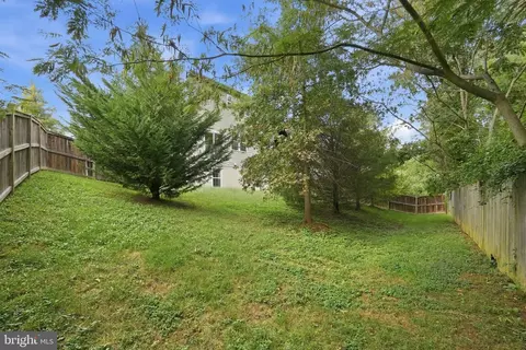 Exterior - 18213 Jillian Ln, Triangle, VA 22172 photo 5 of 5