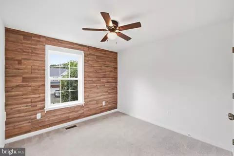 Bedroom - 18213 Jillian Ln, Triangle, VA 22172 photo 1 of 2