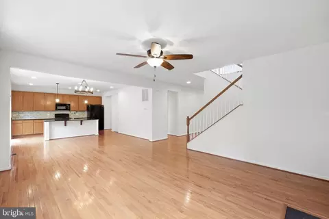 Entry Way - 18213 Jillian Ln, Triangle, VA 22172 photo 1 of 6