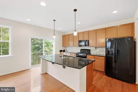 Kitchen - 18213 Jillian Ln, Triangle, VA 22172 photo 1 of 2